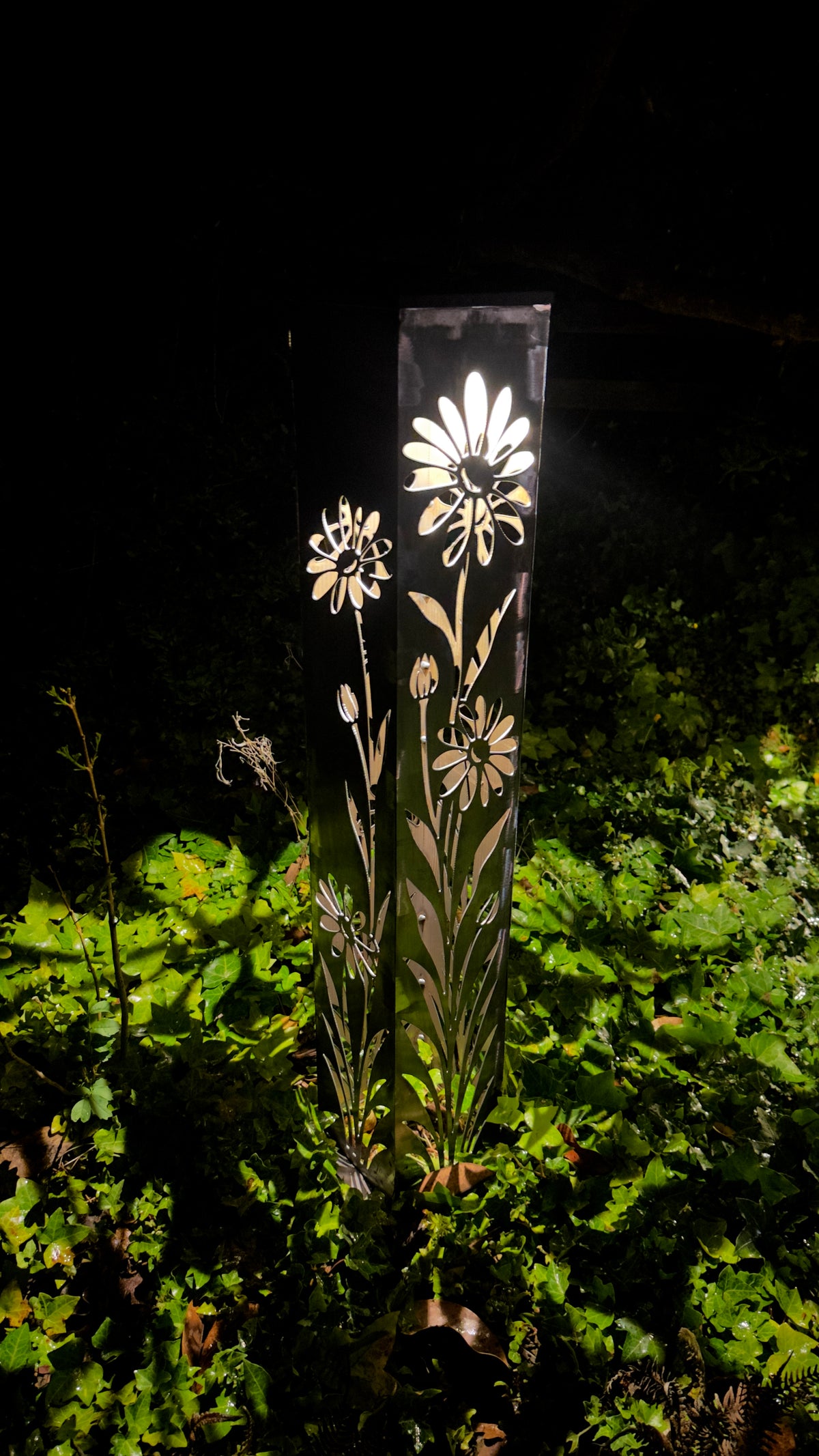 Meadow Glow – Solar Illuminated Garden Pillar