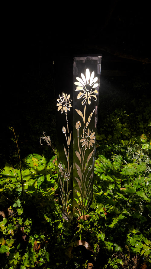 Meadow Glow – Solar Illuminated Garden Pillar