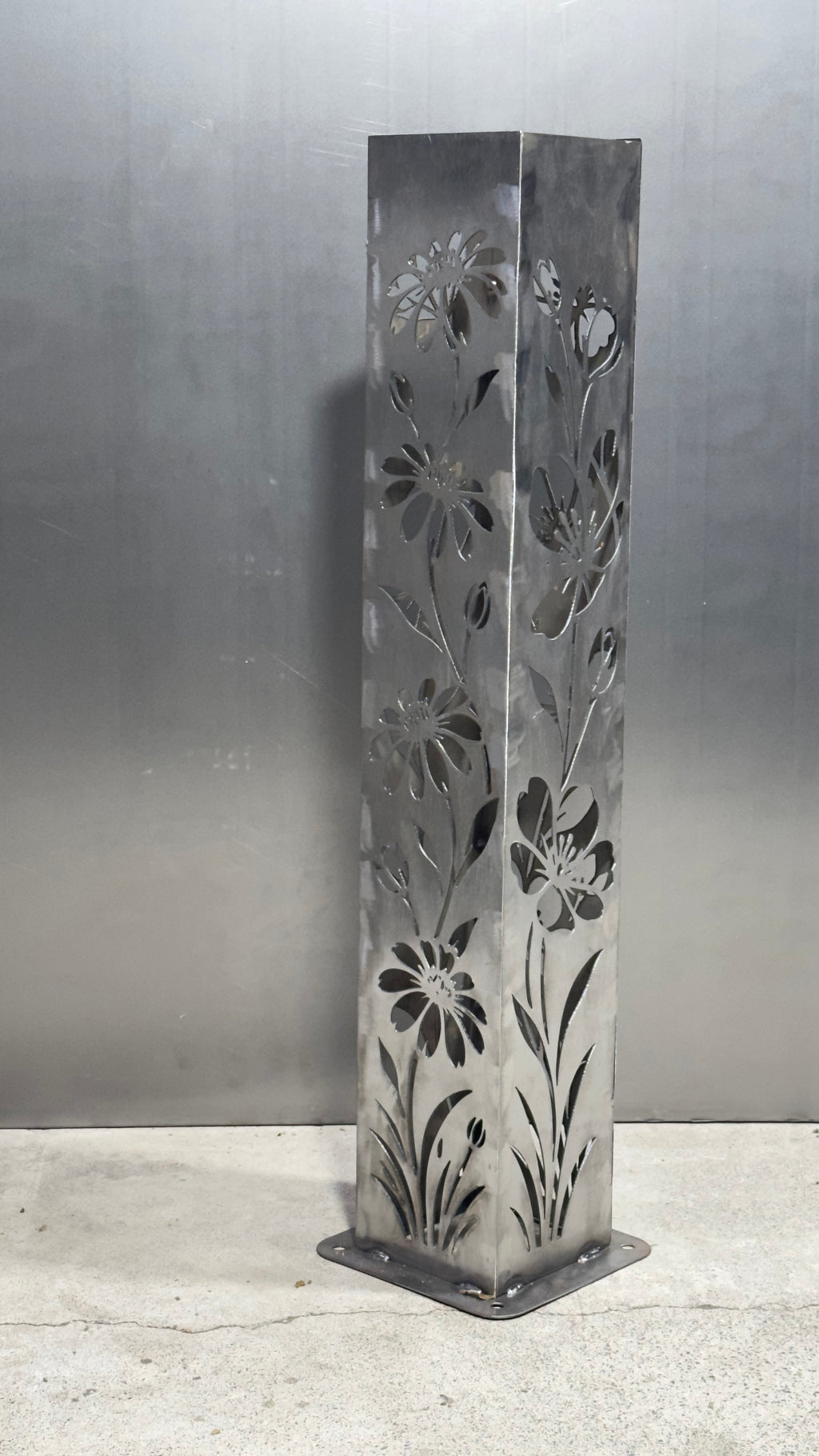 Petals of Light – Solar Illuminated Garden Pillar