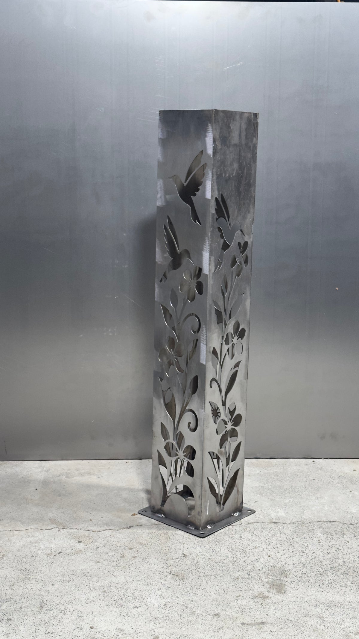 Garden in Flight – Solar Illuminated Garden Pillar