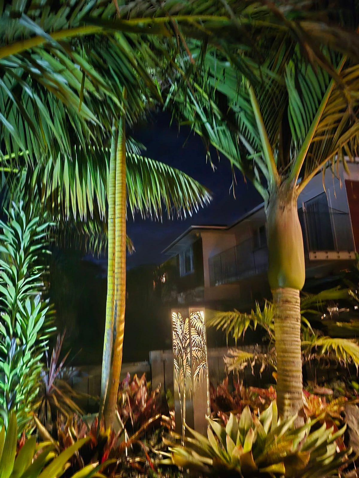 Nīkau Nights – Solar Illuminated Garden Pillar