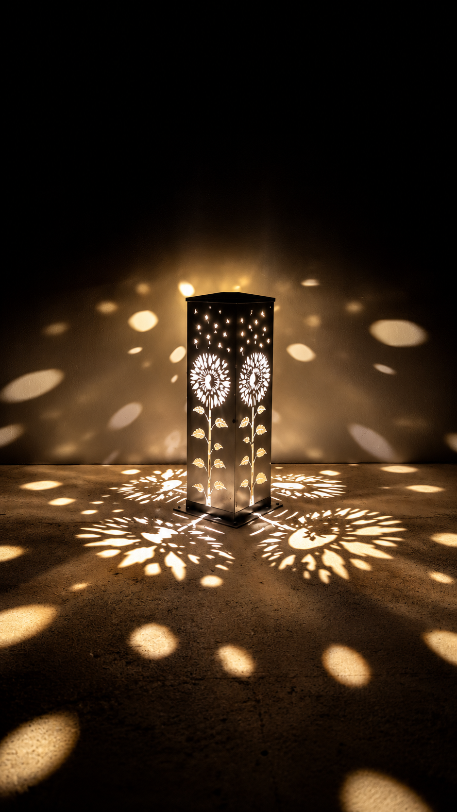 Daisies After Dark – Solar Illuminated Garden Pillar