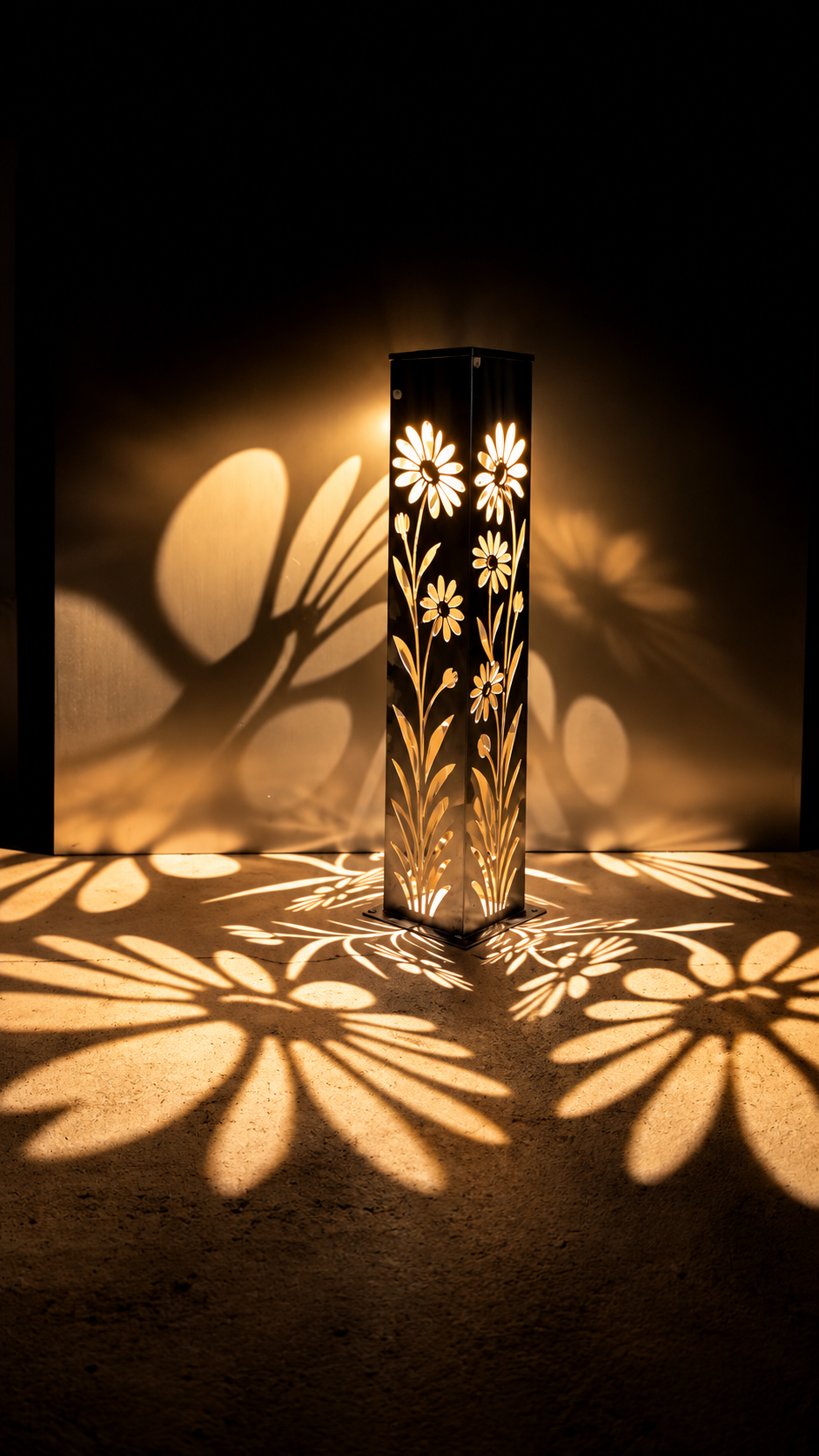 Meadow Glow – Solar Illuminated Garden Pillar
